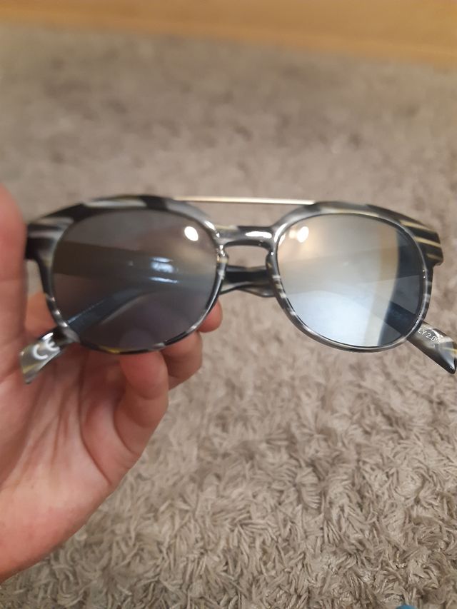 Gafas de sol de Italia Independent. Mujer. NUEVAS