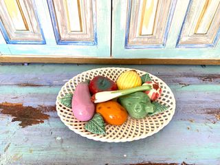 Centro trenzado con frutas vintage