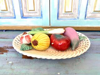 Centro trenzado con frutas vintage