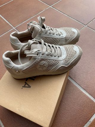 Zapatillas carmela piel y cuero talla 38 de segunda mano por 20 EUR en  Mont-Ras en WALLAPOP