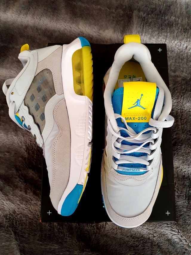 NIKE JORDAN MAX 200