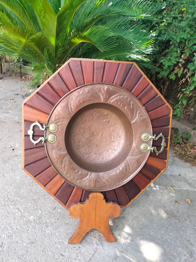 Braseiro antigo de cobre e bronze.