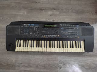 Teclado sintetizador Roland E-70 de Segunda mano por 105 EUR en