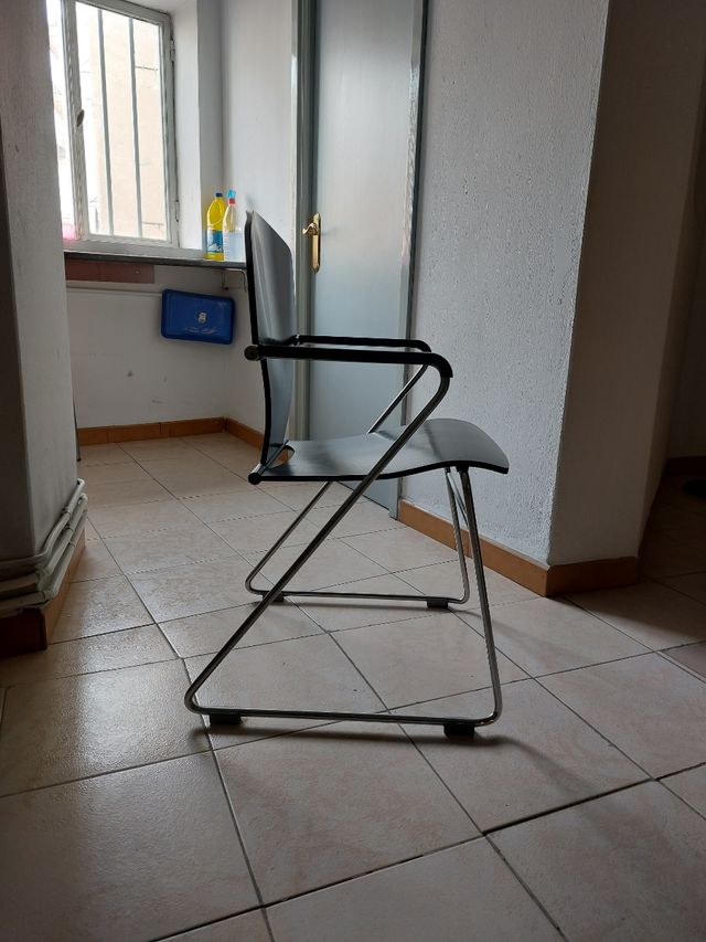 Silla madera diseño cómoda y elegante 