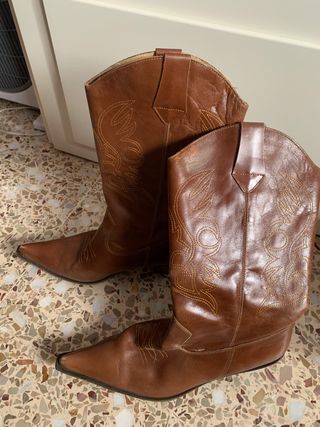 Botas Cowboy piel de segunda mano por 15 EUR en Santa Cruz de Tenerife en  WALLAPOP
