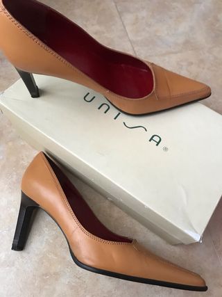 Zapato tacón alto Unisa de segunda mano por 20 EUR en Tomares en WALLAPOP