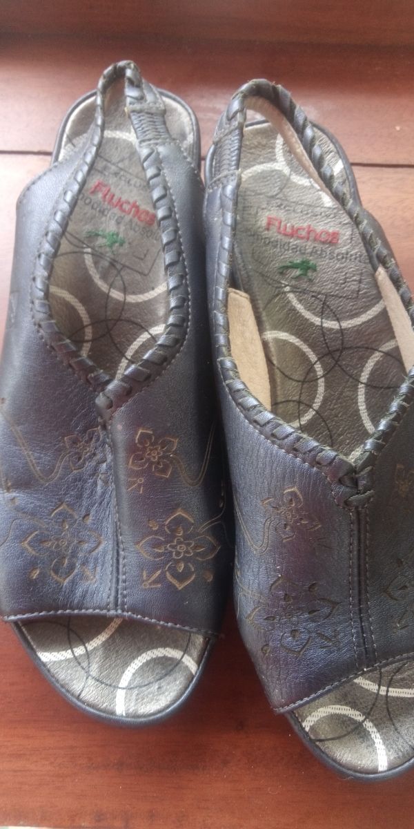 lote zapatos fluchos y fórmula joven