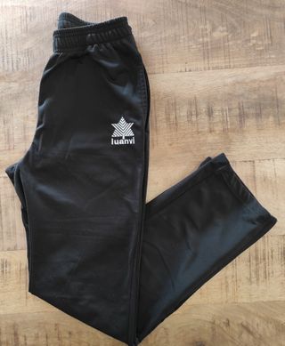 PANTALÓN CHANDAL NIÑO LUANVI TALLA XS de segunda mano por 8 EUR en Mislata  en WALLAPOP