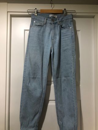 PANTALON vaquero mujer pull \u0026amp; bear de segunda mano por 14 EUR en Madrid  en WALLAPOP