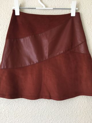 Falda Sfera comprada en el corte Ingles de segunda mano por 3,5 EUR en  Santoña en WALLAPOP