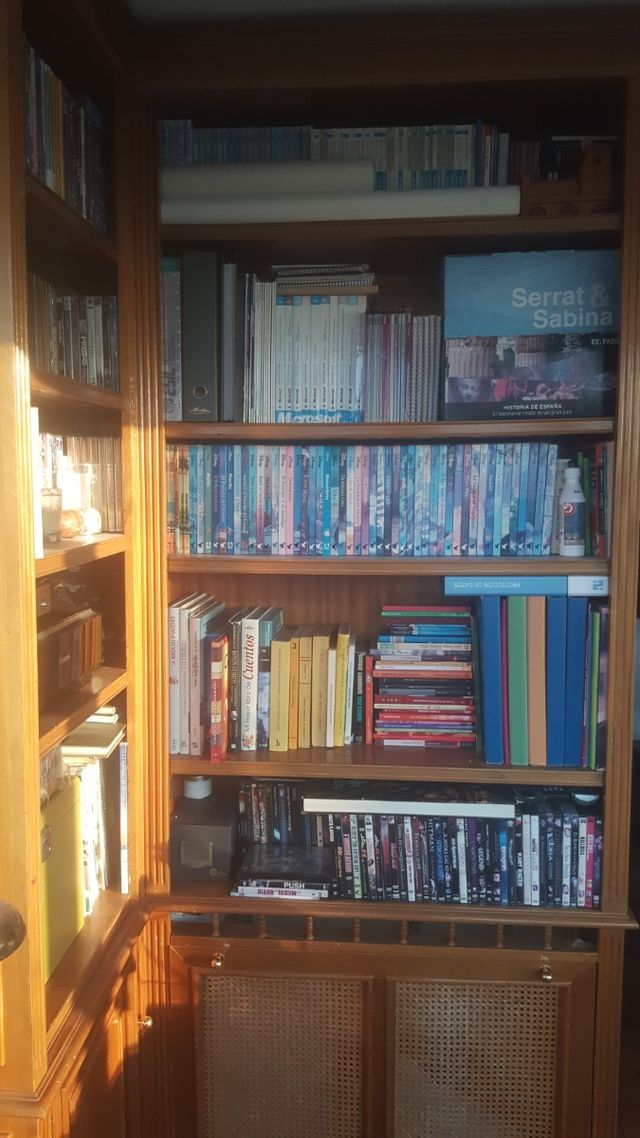 Mueble Salón (Estantería L Esquina) de segunda mano por 200 € en Madrid