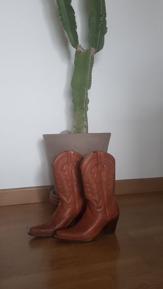 Botas Texanas SANCHO mujer 38 de segunda mano por 50 EUR en Marbella en  WALLAPOP