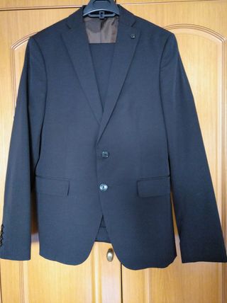 Traje chaqueta negro Zara joven de segunda mano por 60 EUR en Castellón de  la Plana en WALLAPOP