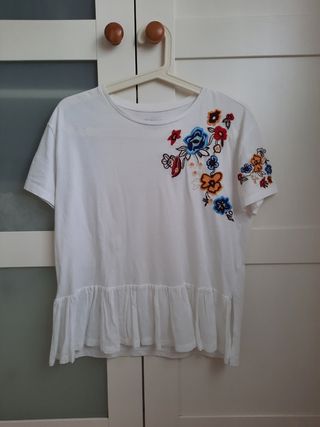 Camiseta mujer Easy Wear de segunda mano por 3 EUR en Gavà en WALLAPOP