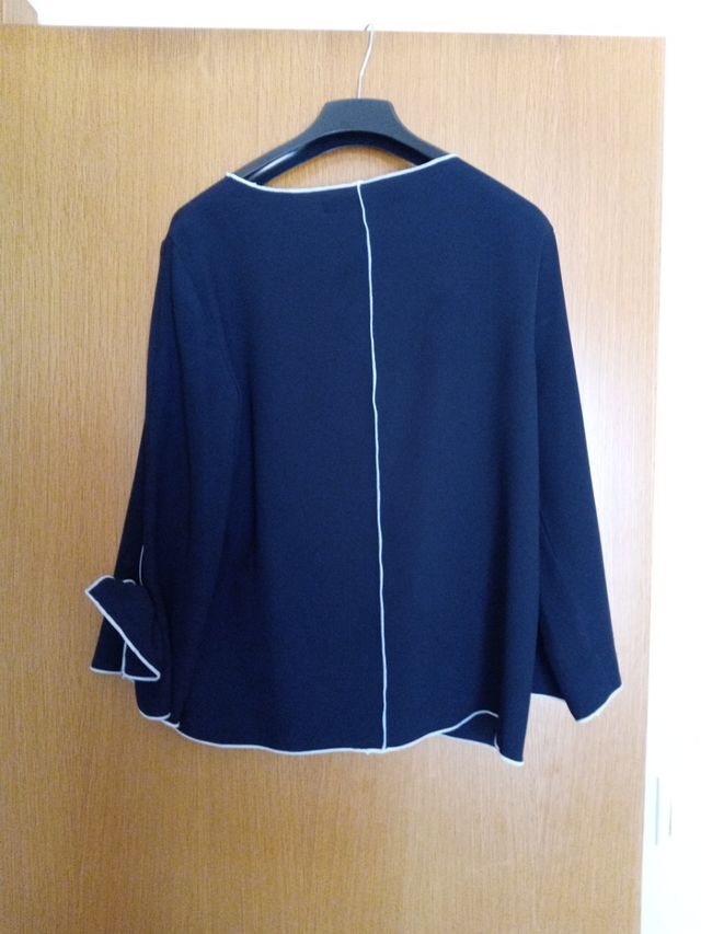Top azul marino de zara
