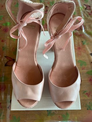 Sandalias de cuña y tacón de esparto en piel rosa de segunda mano por 40  EUR en Sant Boi de Llobregat en WALLAPOP