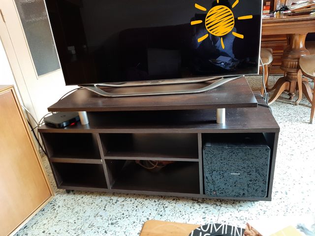 Mueble para TV con ruedas