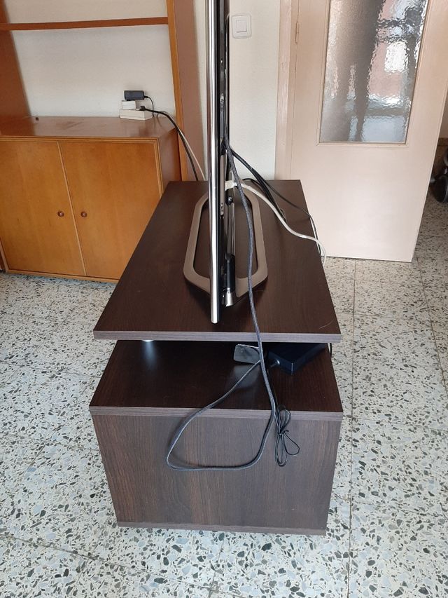 Mueble para TV con ruedas