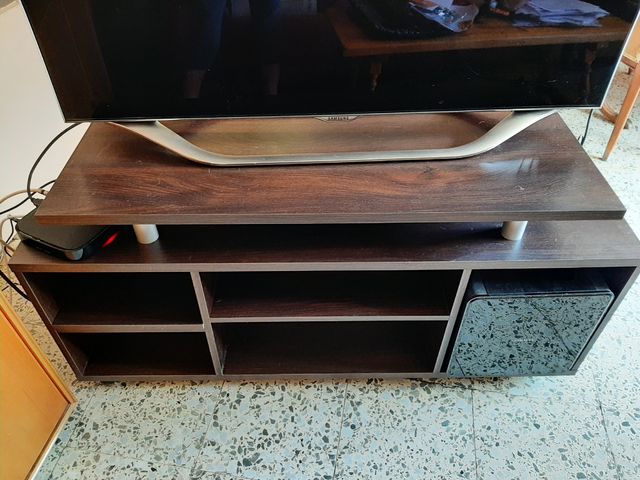 Mueble para TV con ruedas