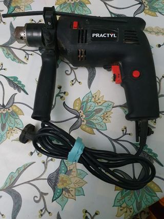 Taladro de segunda mano por 25 EUR en El Vendrell en WALLAPOP