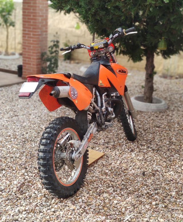 KTM EXC 200 de segunda mano por 1.700 EUR en Paracuellos de Jarama en