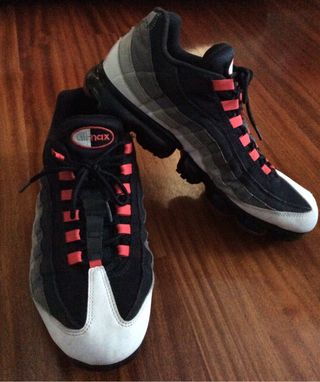 Zapatillas Nike Air Max 95 Vapor Max. Talla 46 de segunda mano por 52 EUR  en San Bizenti-Barakaldo en WALLAPOP