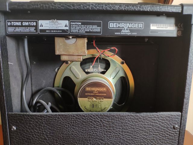 Amplificador Behringer