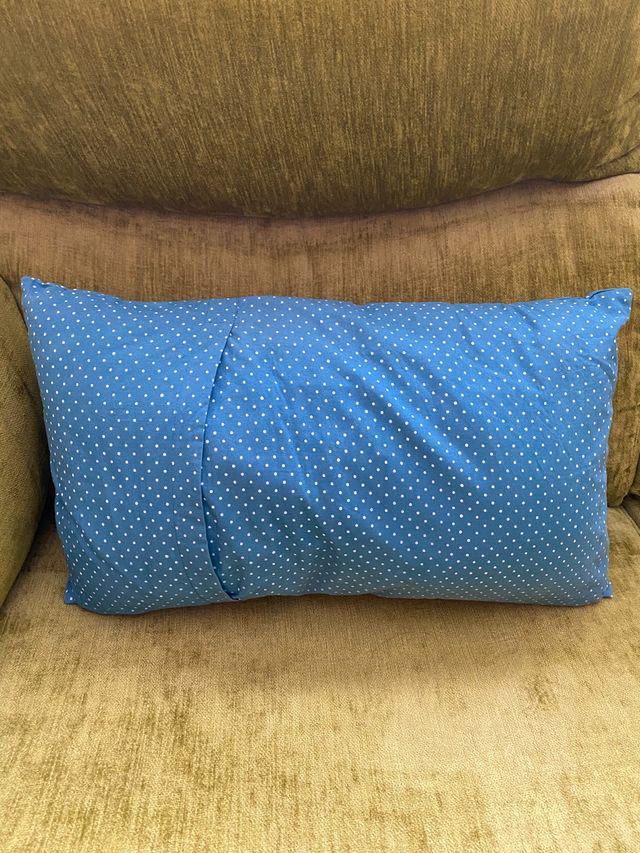 Cojín patchwork con la palabra LOVE