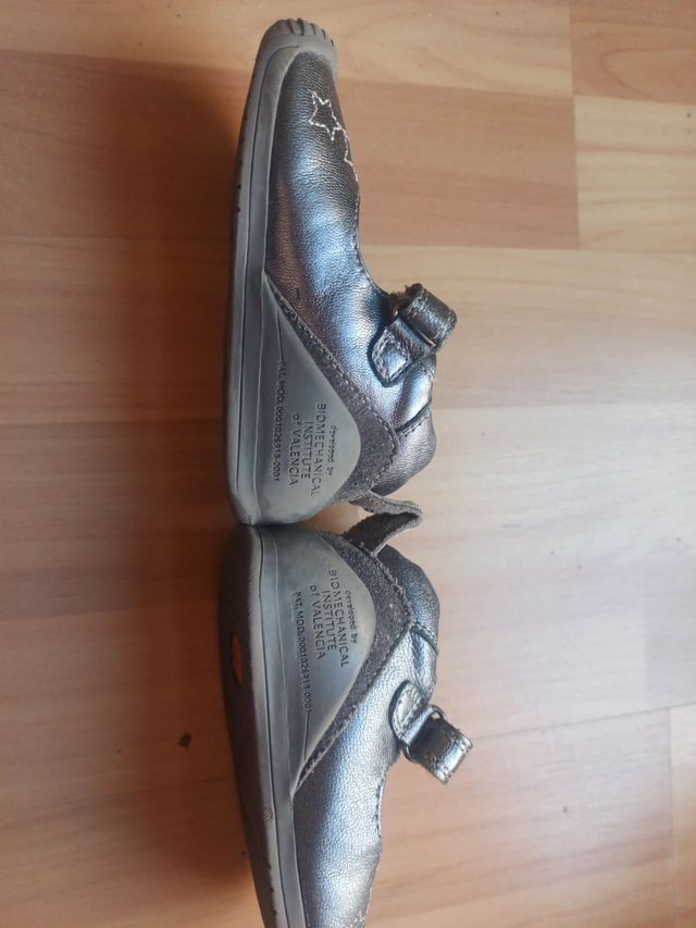 Zapatos Biomecanics talla 22