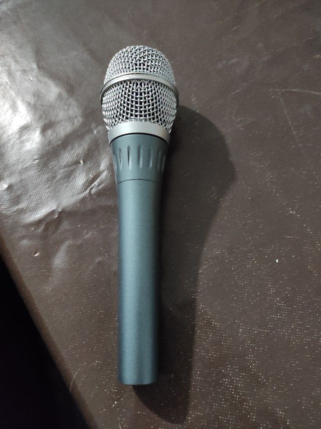Micrófono Beta 87 A,con cable