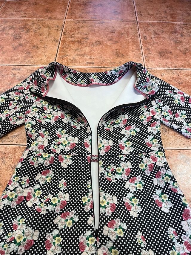 Vestido de Adolfo Domínguez.