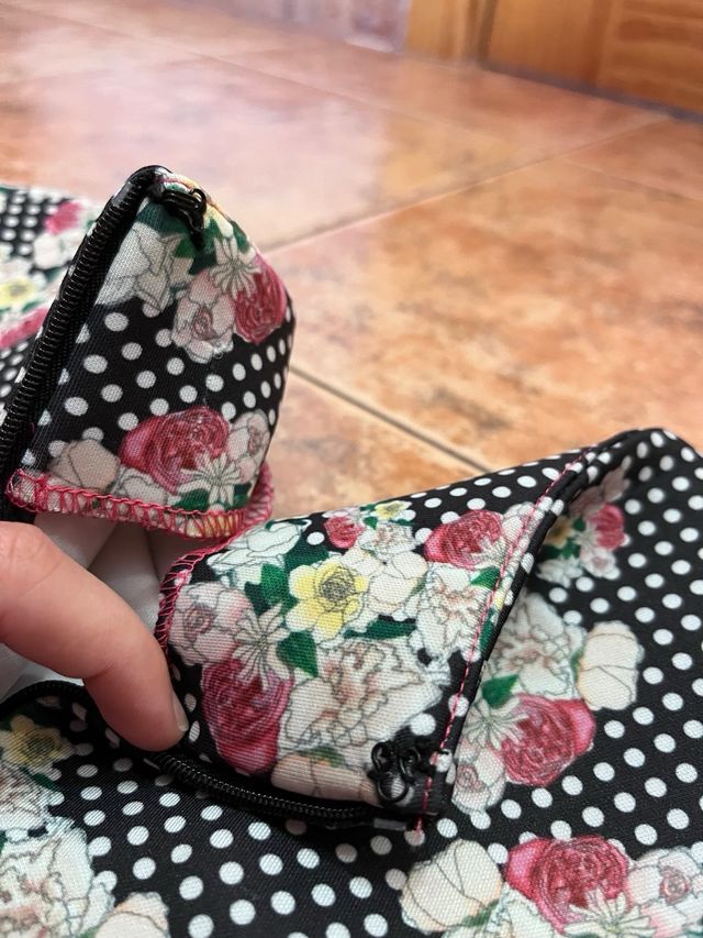 Vestido de Adolfo Domínguez.