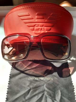 Gafas Sol mujer Emporio Armani de segunda mano por 45 EUR en Barcelona en  WALLAPOP