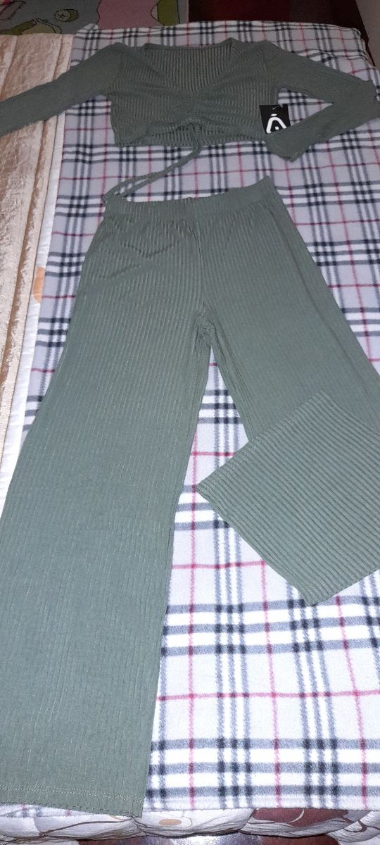 conjunto pantalón y top