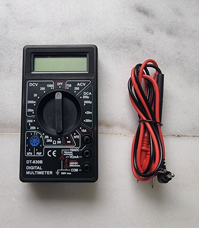 Multimetro digitale portatile (NUOVO DI ZECCA)