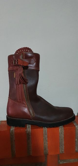 Botas de caza Valverde Del Camino. de segunda mano por 60 EUR en Córdoba en  WALLAPOP