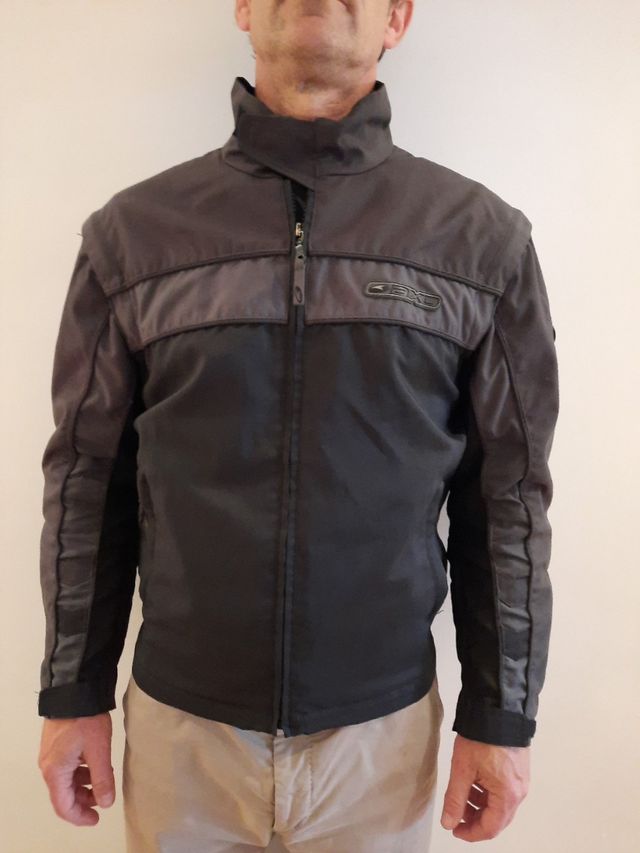 cazadora verano moto. vendo por cambio una nueva