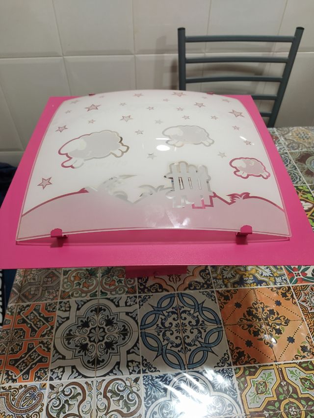 Lámpara niña. URGE