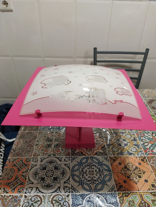 Lámpara niña. URGE