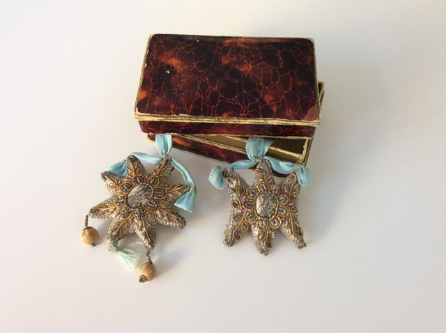 DOS ESCAPULARIOS VIRGEN DEL CARMEN BORDADOS A MANO