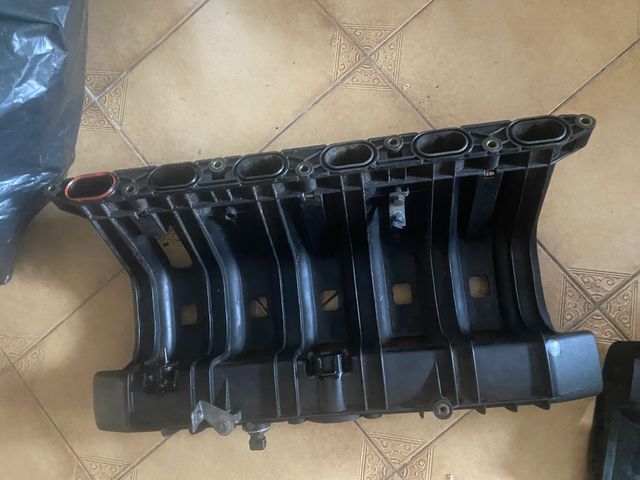 Colector admision 320i e36 e34