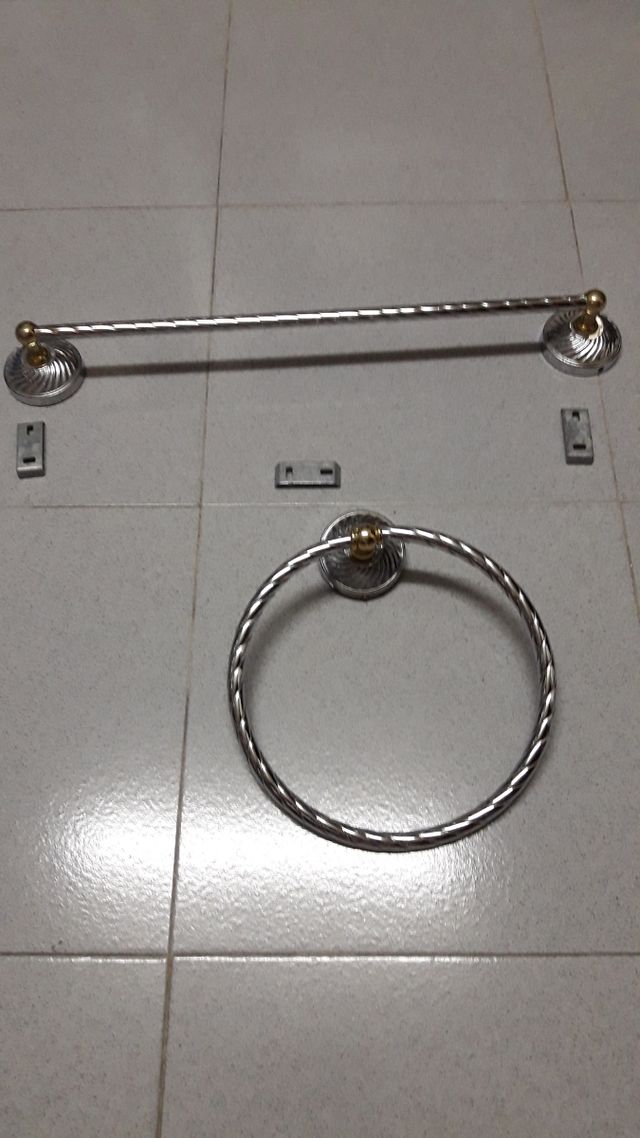 Juego toallero baño.