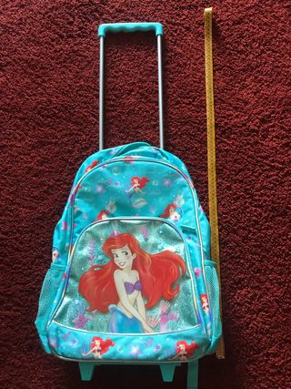 Mochila ruedas Disney La Sirenita de segunda mano por 14 EUR en  Vitoria-Gasteiz en WALLAPOP