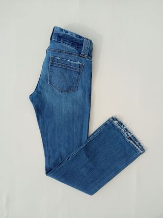 Pantalón de tiro bajo, el regreso de la prenda de los 2000 que produce  escalofríos | Moda | S Moda EL PAÍS