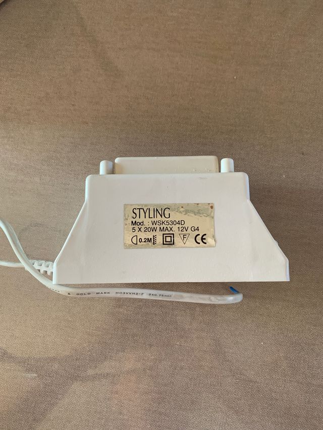 Lámpara halógena de techo o pared. 