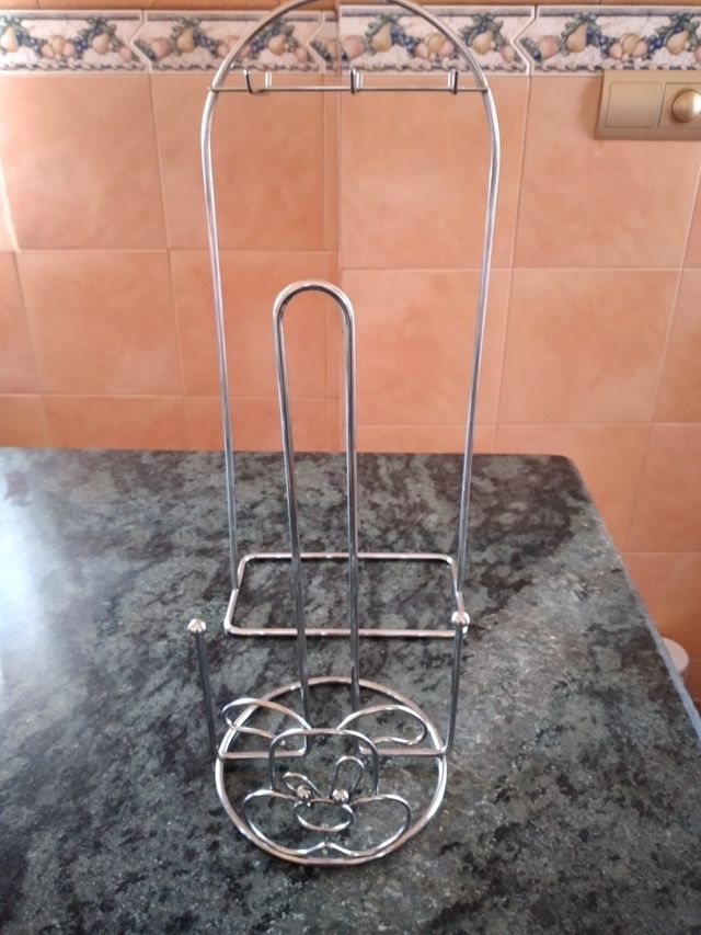 Soporte para raseras y para rollo de papel