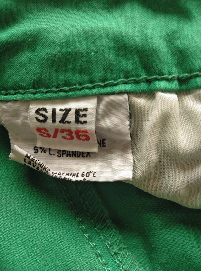 Pantalón elástico color verde talla S/36.Nuevo.