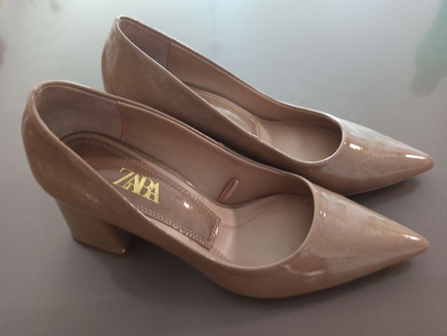 zapatos color nude de zara a estrenar.