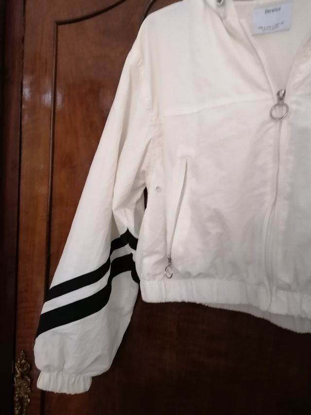 chaqueta cortaviento impermeable.