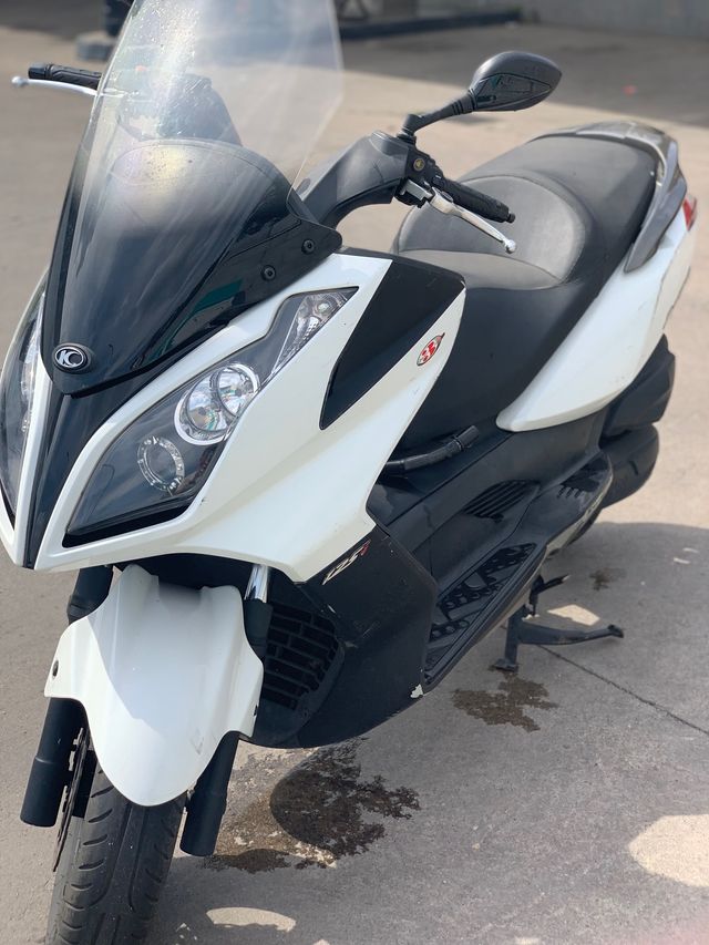 Kymco Super Dink 125 (2011) con 13.700km de segunda mano por 1.500 € en Madrid en WALLAPOP Kymco Super Dink 125 (2011) con 13.700km de segunda mano por 1.500 € en Madrid en WALLAPOP